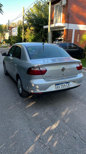 Volkswagen Voyage 1.6 Highline 101cv