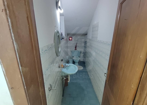 Se Vende Casa En El Rosal, De Estratégica Ubicación Habitable 5/5/5 Interesante Potencial Comercial Y Residencial Con Posibilidades De Ampliar