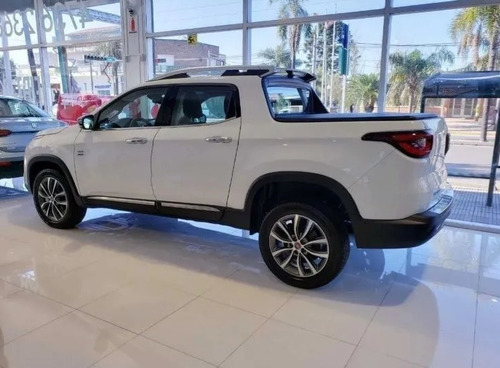 Imagen 5 de 19 de Fiat Toro Freedom 1.8