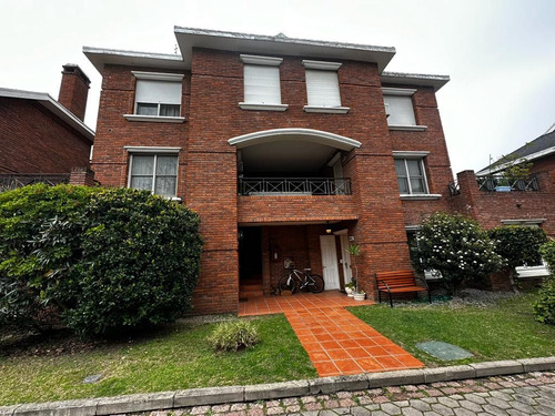 Casa En Venta 2 Dormitorios Escritorio O Vestidor Jardines De Buschental Prado