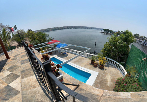 Casa A Orilla Del Lago De Tequesquitengo