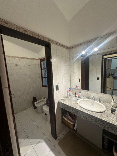 Casa Venta Arguello Amplia 3 Dormitorios Patio Enorme Pileta