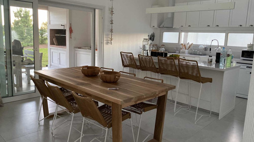Imagen 3 de 11 de Venta Y Alquiler Casa En Costa Esmeralda