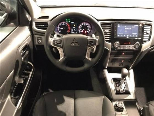 Imagem 5 de 10 de Mitsubishi L200 Triton 2.4 16v Turbo Diesel Sport Hpe Cd 4p