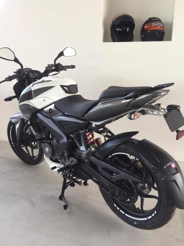 Imagen 3 de 19 de Bajaj Pulsar 200