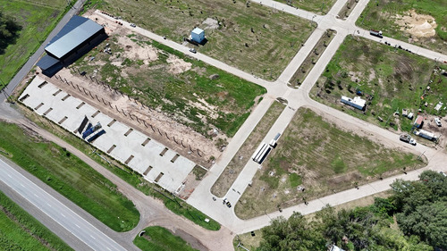 Terreno En Barrio Residencial Neander - Villa Amelia