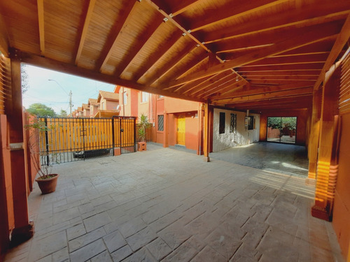 Linda Casa Con Acceso Controlado En Portal Del Bosque, Maipu