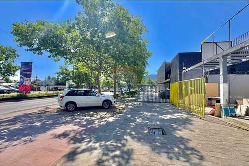 Arriendo De Local Comercial, Vitacura.