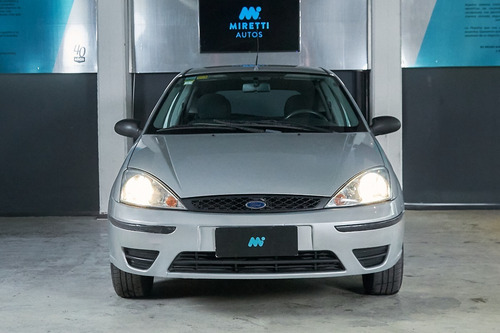 Imagen 3 de 17 de Ford Focus 1.6 Ambiente Mp3