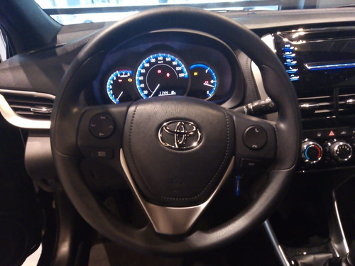 Toyota Yaris Xs Mt Hatchback