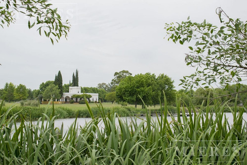 Imagen 5 de 30 de Lindisima Casa En Venta Con Vista Al Lago En Chacras De La Cruz