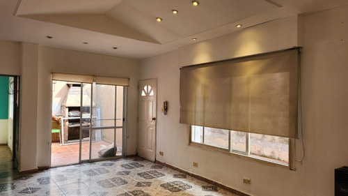 Ph Remodelado 3 Amb. Con Terraza Y Quincho, Parrila. Zona Cercano A Caba