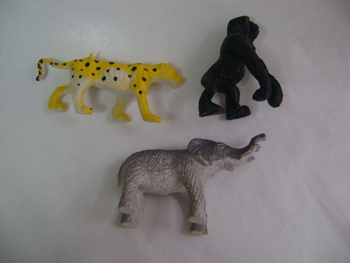 Imagen 9 de 10 de Nicohobbies 9 Aminales Varios Plastico 30 Mm Aprox (bol 12)