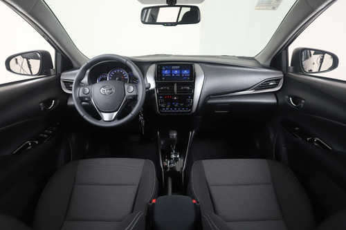 Imagen 24 de 25 de Toyota Yaris 1.5 Xls 4p Sedan Cvt My22