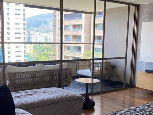 Apartamento En Arriendo Ubicado En El Poblado Sector Loma De Las Santas (23261).