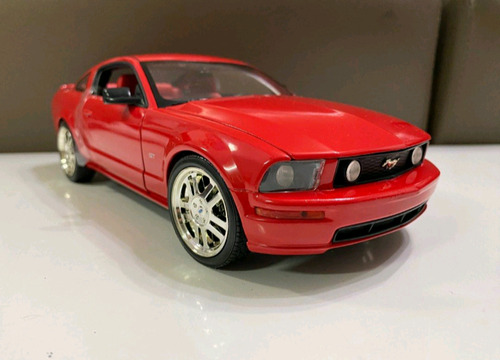 Ford Mustang Gt 2005 S197 Hot Wheels Colección Escala 1/18