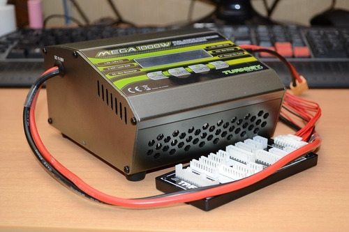 Cargador Mega 1000w Turnigy
