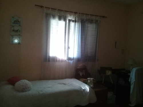 Imagen 17 de 28 de Importante Chalet De 6 Ambientes Sobre Doble Lote