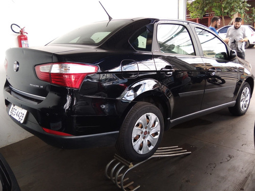 Imagem 3 de 6 de Fiat Grand Siena Attractive Evo 1.4 Preto 2018