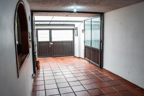 Casa En Venta En La Alborada. Cod V1030086