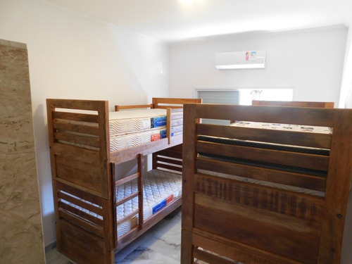 Imagem 13 de 14 de Casa De Alto Padrão Com Piscina À Venda Na Praia De Peruíbe.