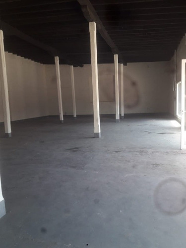 Imagen 4 de 6 de Local En Venta En Lujan Centro