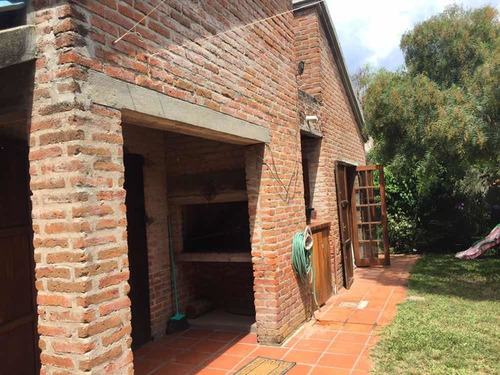 Casa De Dos Dormitorios Muy Fresca