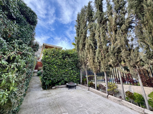 Casa Remodelada En El Arrayan / Lo Barnechea