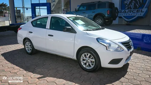 Nissan Versa 1.6 Drive Mt