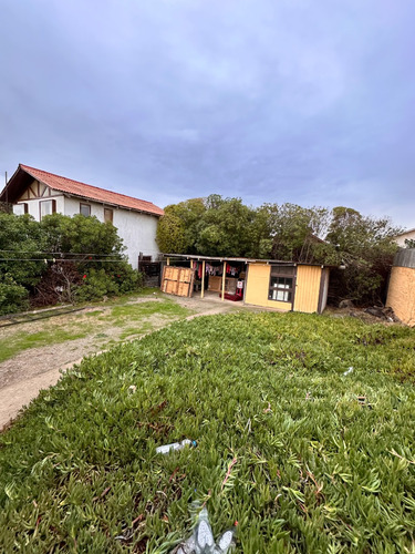 Casa De Un Piso A 5 Cuadras De La Playa Pichidangui