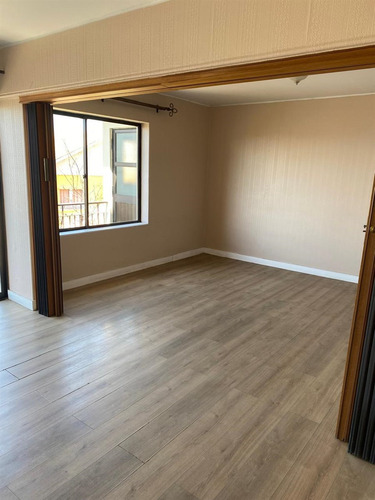 140 M2. Arriendo 4 Dorm. Mas Servicio.