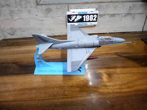 Maqueta De Avión Argentino Douglas A-4b Tordillo Escala 1/48