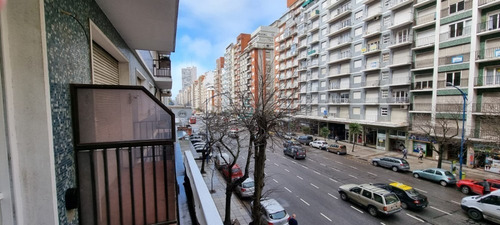 Imagen 2 de 18 de 2 Ambientes A La Calle A Metros De La Plaza Colon Totalmente Reciclado