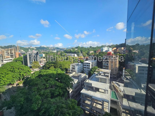 Espectacular Apartamento En Las Mercedes Cod. 26-430
