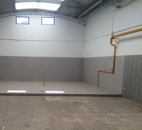 Galpon Ind-azulejado-gas Ind-villa Lynch-ideal Alimenticio