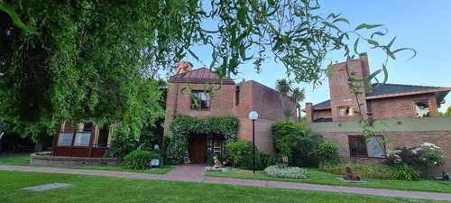 Hermosa Casa En Venta En Country
