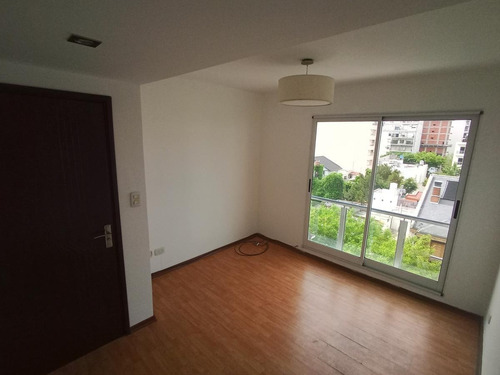 Departamento En Duplex 3 Ambientes Con Cochera. Villa Del Parque
