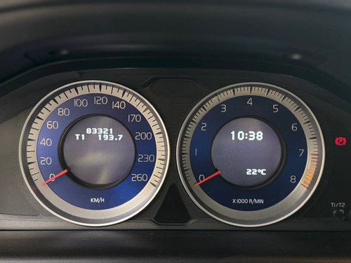 Volvo XC60 2.0 T5 R-DESIGN GASOLINA 4P AUTOMÁTICO