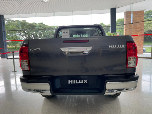 Disponible/inmediata/hilux Mec/2.4cc/2027/diesel/gris Oscura