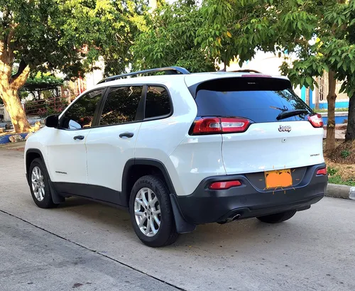 Jeep Cherokee 2.4 SPORTS