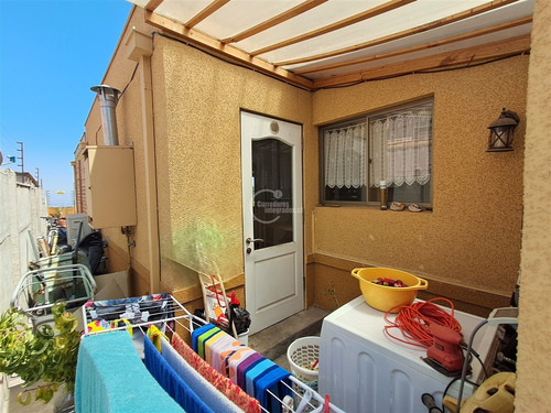 En Condominio, 2 Pisos, 3 Dorm. Piscina, Terraza. La Florida