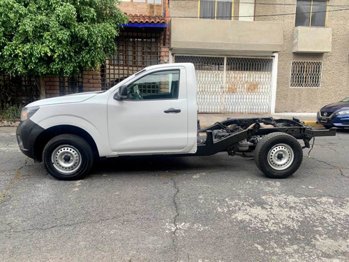 Imagen 2 de 15 de Nissan Np300 2.5 Estacas Dh Aa Mt