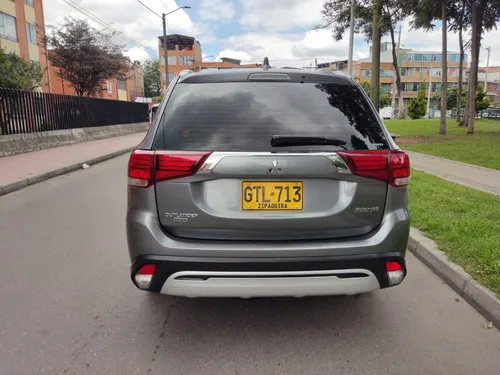 Mitsubishi Outlander 2.4 Kaiteki 4x4 7 Puestos