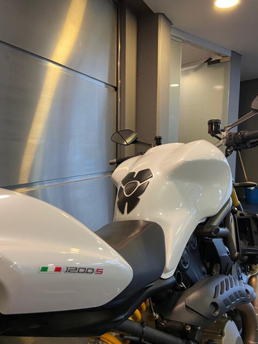 Ducati Monster 1200s Thiump No Bmw
