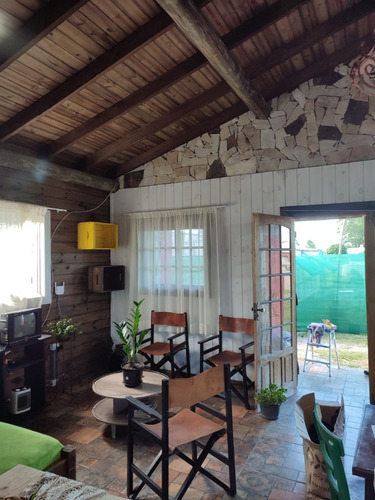 Imagen 3 de 23 de Casa Rustica De Madera Y Piedracon Piscina Climatizada Barra Do Chui