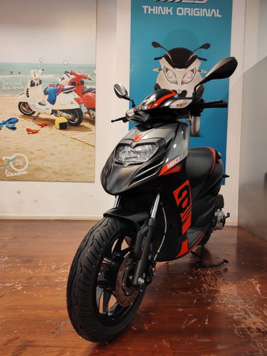 Scooter Aprilia Sr 160 Negro