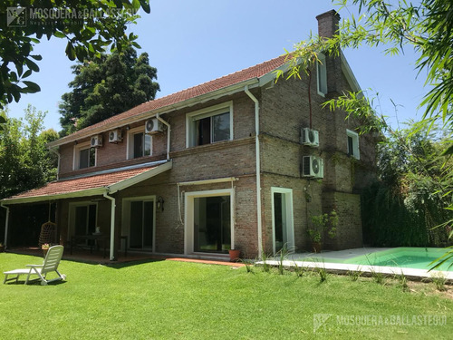 Casa En  Venta Y Alquiler En Barrio Rincon Del Arca