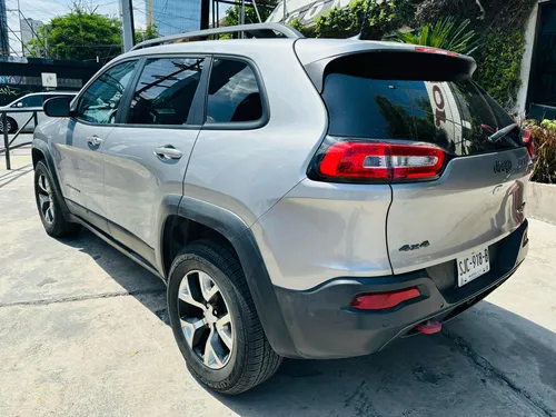 Jeep Cherokee 3.3l Trailhawk At