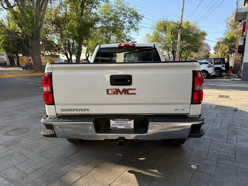 GMC Sierra 5.4 Cabina Regular Sle 4x4 At