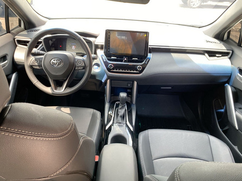 Imagen 21 de 25 de Toyota Corolla Cross Hybrida 2023